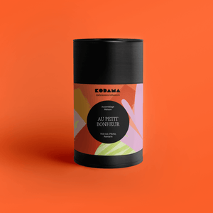 Au Petit Bonheur Bio – Thé noir, Pêche, Romarin – Kodama Paris - Boite