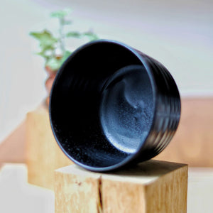Bol d'initiation au Matcha – Accessoire à thé – Chawan pour les initiés – Kodama Paris - Bol sur socle