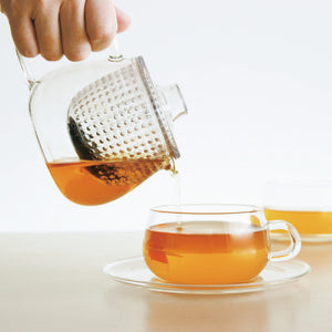 Théière M verre/plastique 500ml KINTO – Accessoire à thé – Kodama Paris - Tasse et theiere avec thé